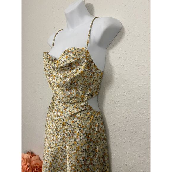 Misty Rose Women Floral Open Back Mini Dress Size Medium Silky Made in USA - Picture 3 of 9
